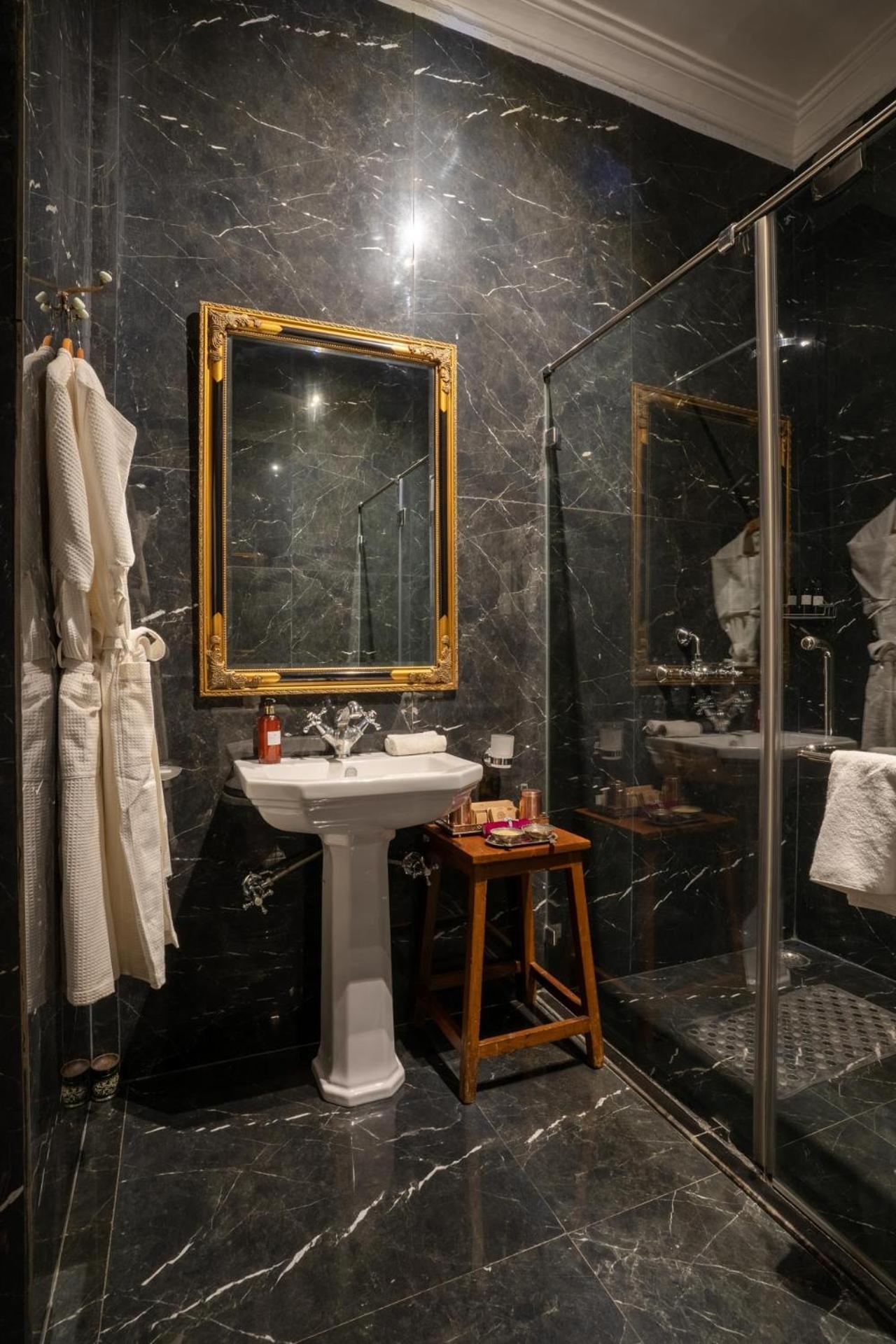 King Room,1643183405:JPEG